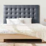 Cabecero DEGAS de Marpe tapizado en gris con diseño capitoné para dormitorio moderno